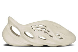Giày Adidas Yeezy Foam Runner ‘Sand