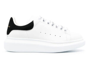 Giày Alexander Mcqueen Oversized SS24 Trắng Gót Đen Da Lộn