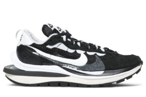 Giày Nike Sacai Vaporwaffle Black White