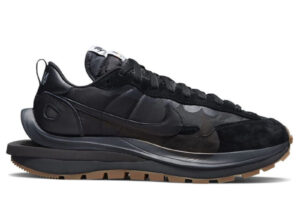 Giày Nike Sacai x VaporWaffle ‘Black Gum’